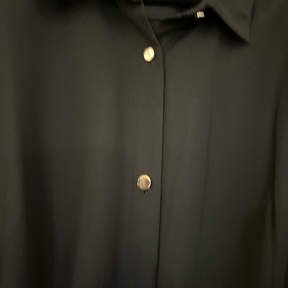 Dona. Karen. New  black  top size XL
